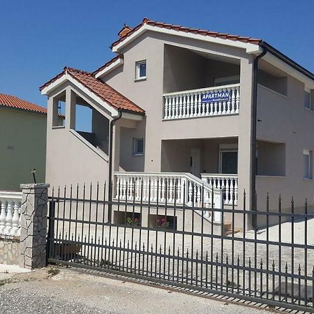 Apartment Rose Пула Екстериор снимка