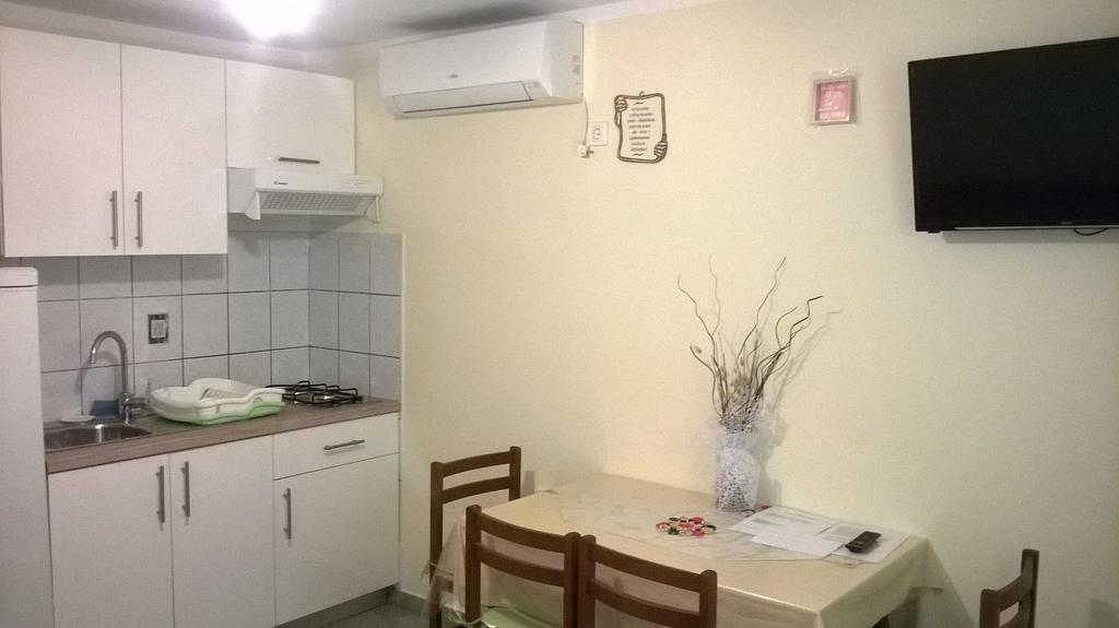 Apartment Rose Пула Екстериор снимка