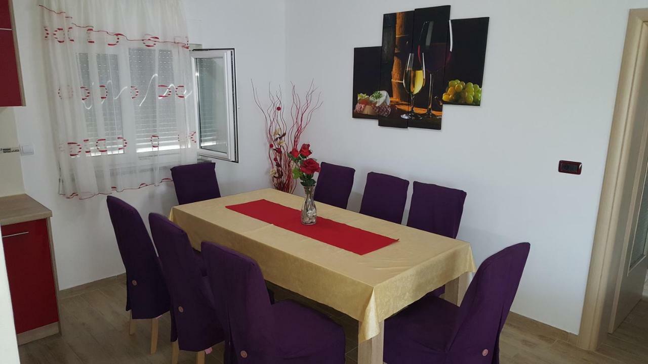 Apartment Rose Пула Екстериор снимка