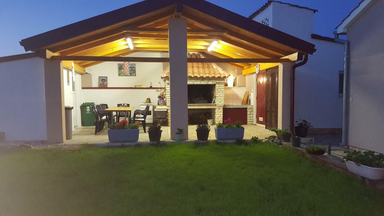 Apartment Rose Пула Екстериор снимка