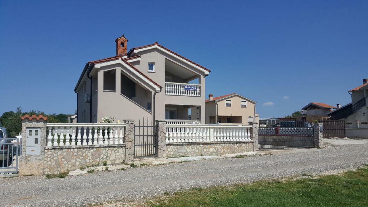 Apartment Rose Пула Екстериор снимка