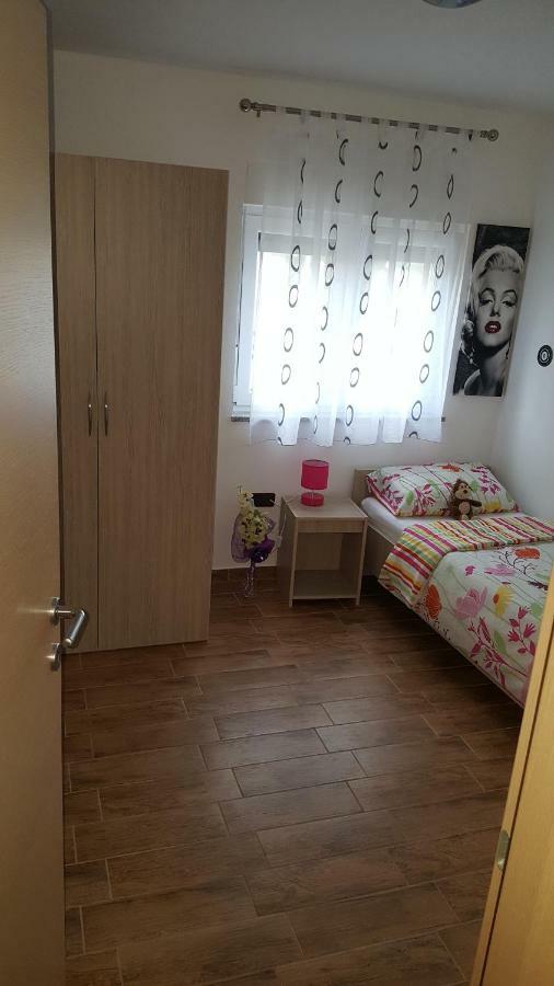Apartment Rose Пула Екстериор снимка